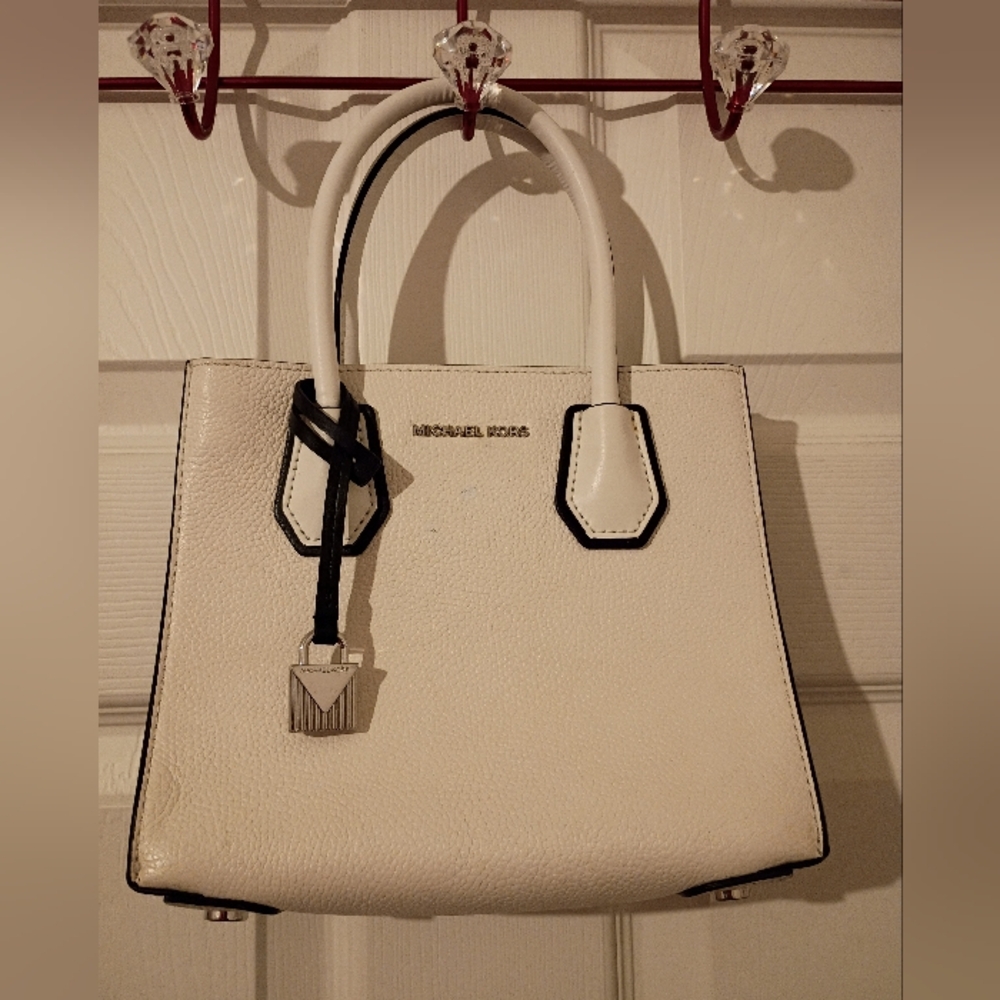 Michael Kors White 🤍 Purse
